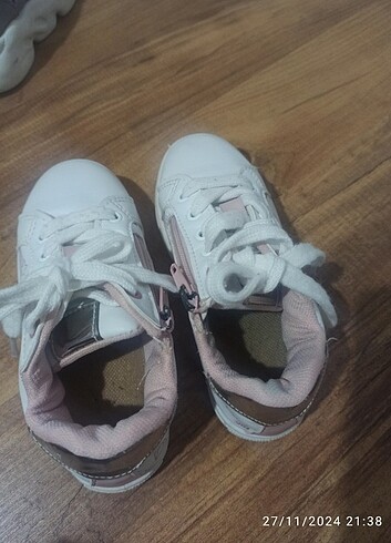 Beyaz ayakkabı - Görsel 6