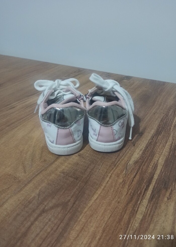 Beyaz ayakkabı - Görsel 4