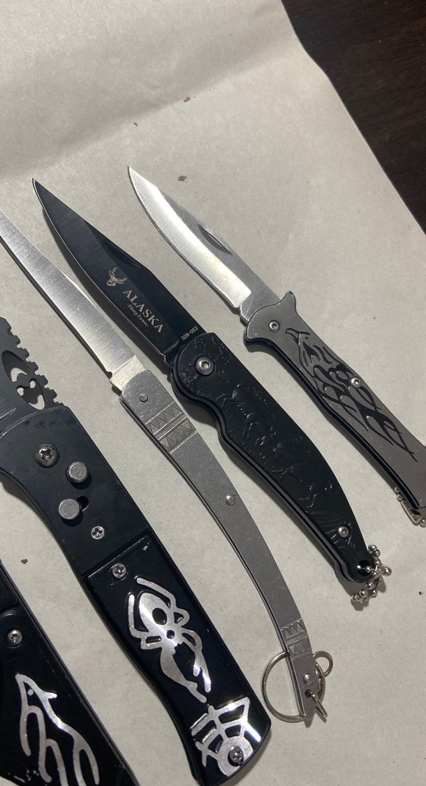 Siyah Katlanır Bıçak Seti
3 Yarı otomatik - Görsel 3