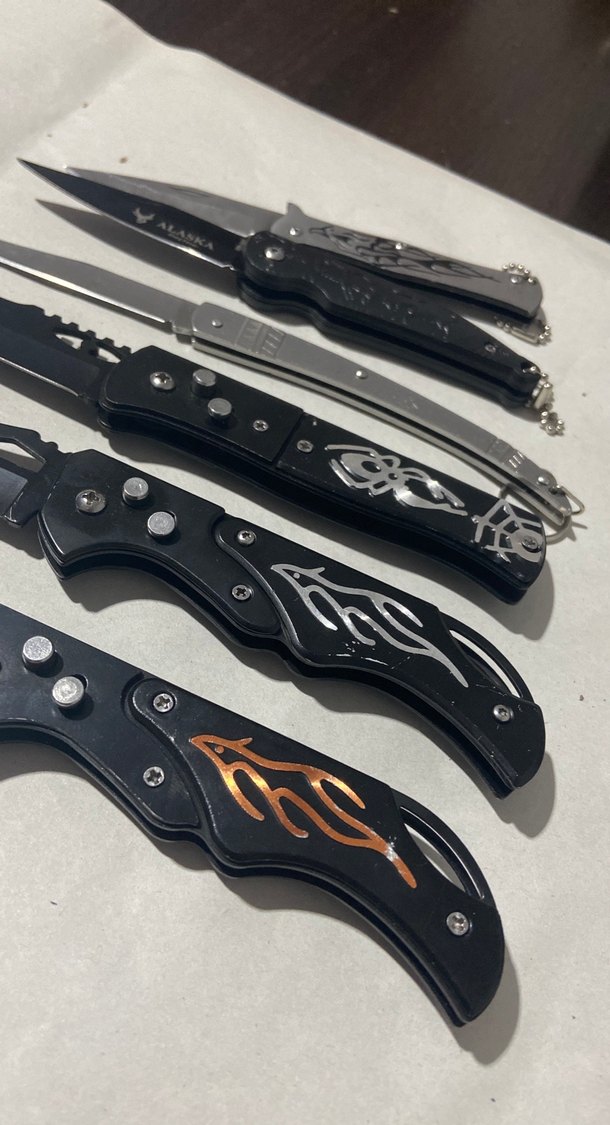 Siyah Katlanır Bıçak Seti
3 Yarı otomatik - Görsel 4