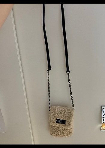 Stradivarius Beyaz Peluş askılı çanta