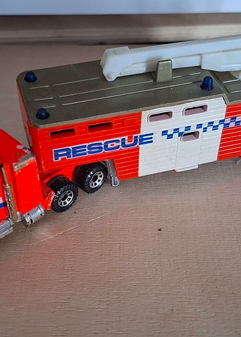  Beden matchbox convoy rescue truck