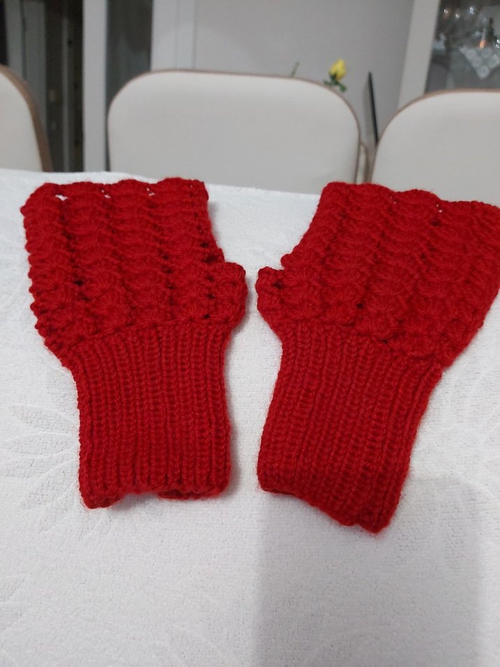 Kırmızı Örgü Parmaksız Kadın Eldiveni - Görsel 2