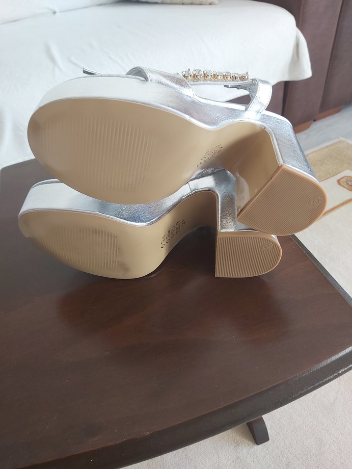 Kadın Beyaz Metalik Dolgu Topuklu Gece Ayakkabısı - Görsel 5