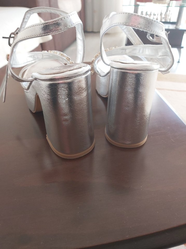 Kadın Beyaz Metalik Dolgu Topuklu Gece Ayakkabısı - Görsel 4