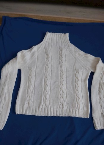 Beyaz Yüksek Yakalı Örgü Kadın Kazak - Görsel 3