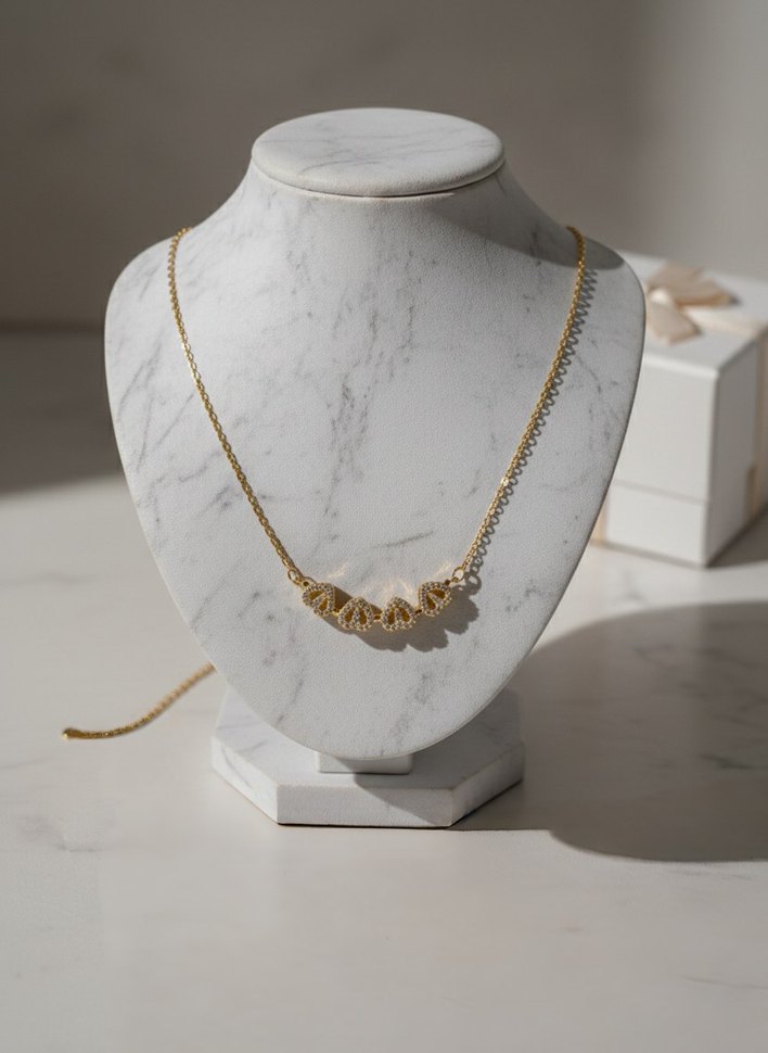 Minimalist Altın Zincir Detaylı Kısa Kolye - Görsel 3
