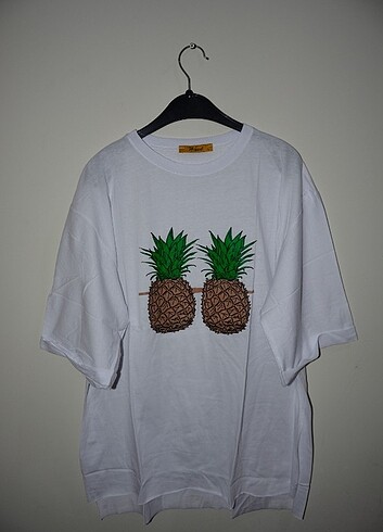 ANANAS BEYAZ RENKLİ BLUZ - TİŞÖRT 
