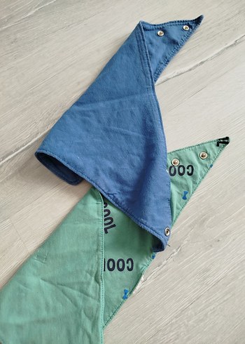 Renkli Baskılı Bebek Önlüğü 2'li Set bebek fular - Görsel 3