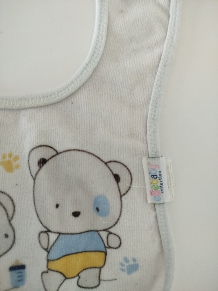 Beyaz Renkli Baskılı Bebek Önlüğü - Görsel 4