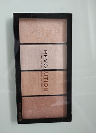 Revolution highlighter palet