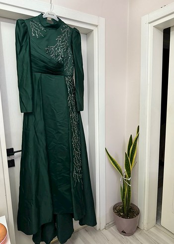 Yeşil İşlemeli Uzun Kadın Abiye Elbise - Görsel 2
