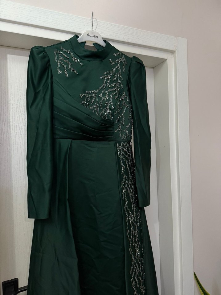 Yeşil İşlemeli Uzun Kadın Abiye Elbise - Görsel 5