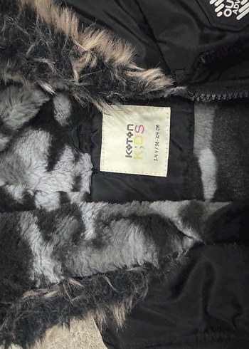 Erkek Çocuk Siyah Kürklü Kapüşonlu Mont - Görsel 5