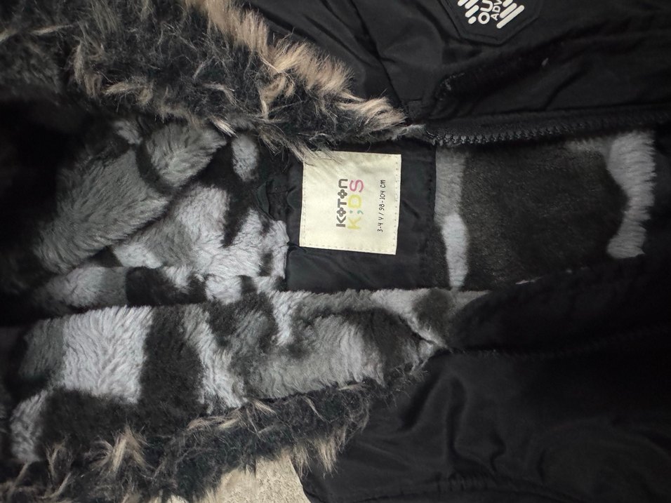 Erkek Çocuk Siyah Kürklü Kapüşonlu Mont - Görsel 5