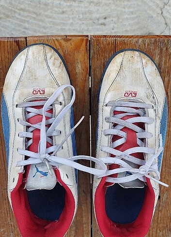 37 Beden çeşitli Renk Puma halı saha