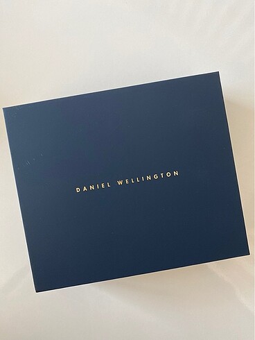 Daniel Wellington Daniel Wellington saat
