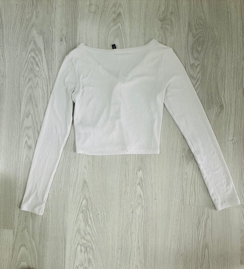 V Yaka Düğmeli Beyaz Kadın crop - Görsel 2