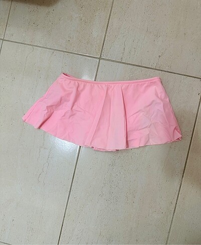 Etekli çocuk bikini altı