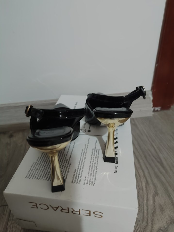 Tokalı Siyah Rugan Stiletto - Görsel 2