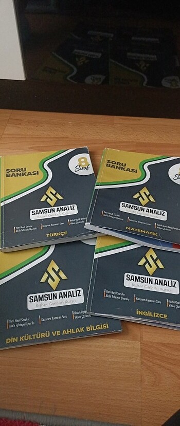 Set olarak satılık 8. Sınıf soru Bankası 