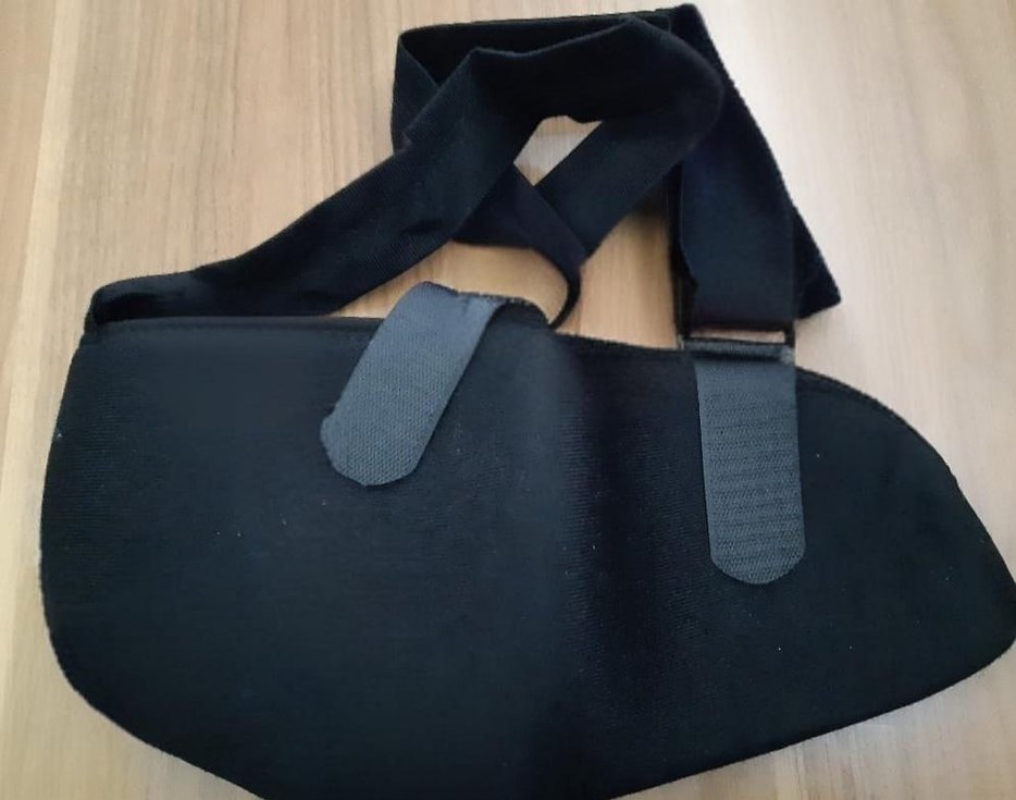 Siyah Minimalist Askı - Görsel 2