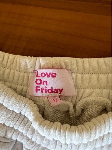 m Beden beyaz Renk Love on Friday şort