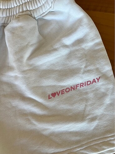 m Beden Love on Friday şort