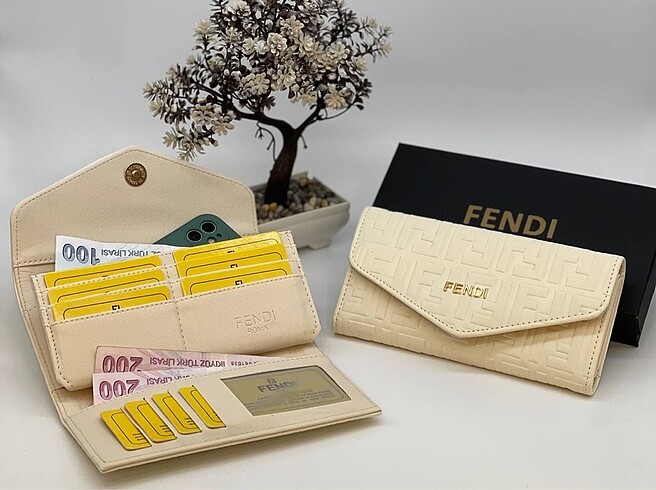  Beden Fendi Cüzdan
