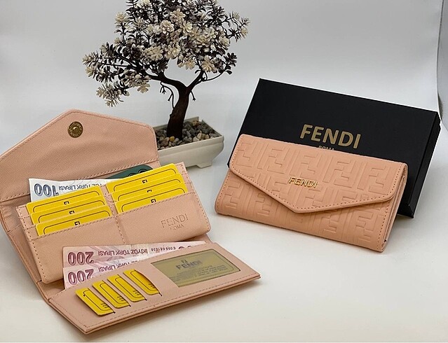  Beden siyah Renk Fendi Cüzdan