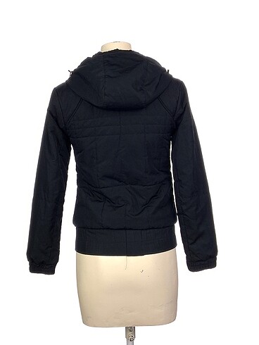 m Beden Nike Mont %70 İndirimli.