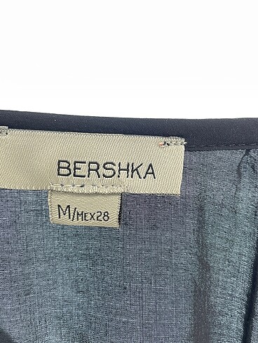 m Beden siyah Renk Bershka Kısa Elbise %70 İndirimli.