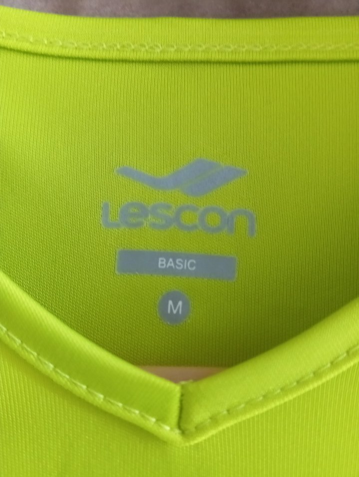 Yeşil V Yakalı Kadın Spor Tişörtü - Görsel 3