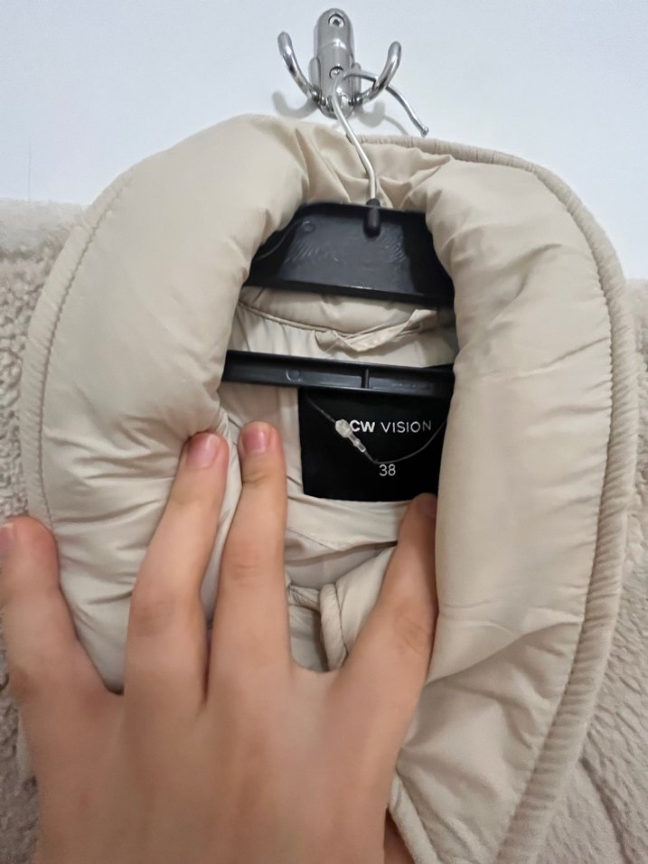 Düğmeli V Yaka Kadın Kışlık Bej mont peluş - Görsel 2