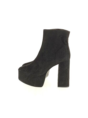 Zara Bot %70 İndirimli.