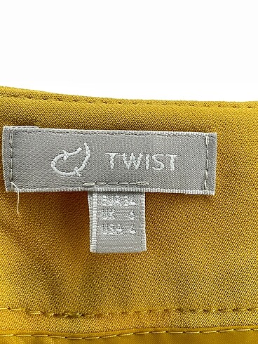 34 Beden sarı Renk Twist Mini Şort %70 İndirimli.