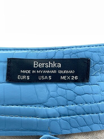 s Beden mavi Renk Bershka Mini Etek %70 İndirimli.