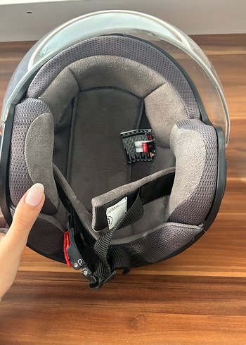 Siyah Parlak Cam Motosiklet Kaskı - Görsel 2