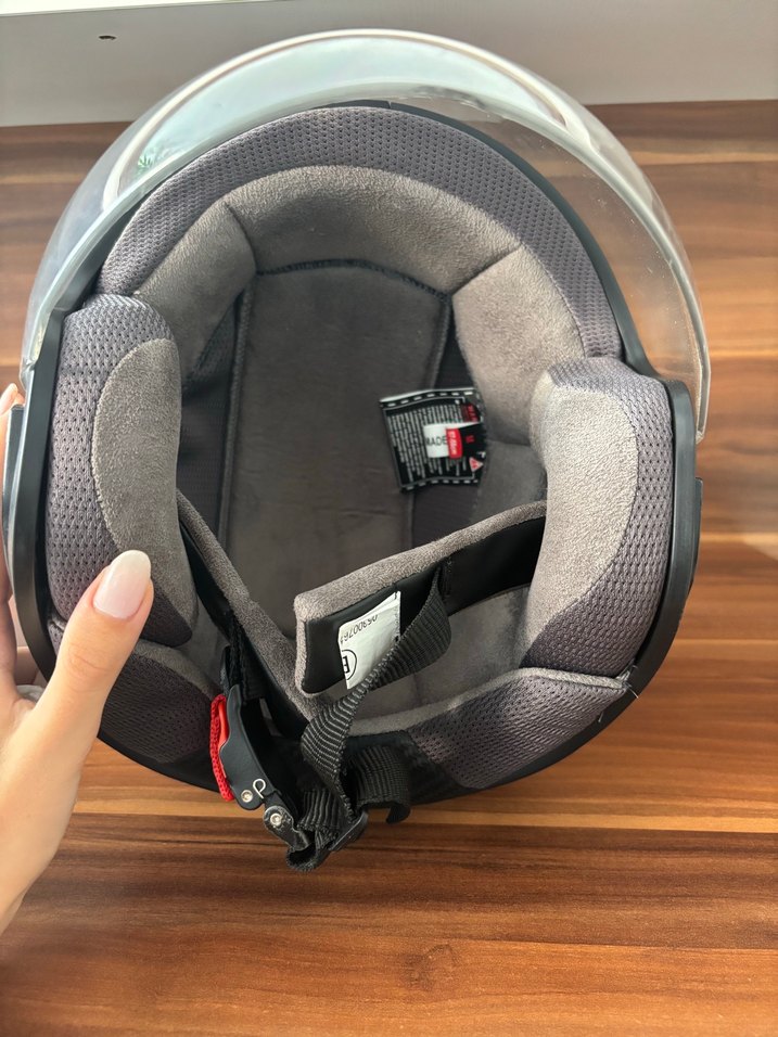 Siyah Parlak Cam Motosiklet Kaskı - Görsel 2