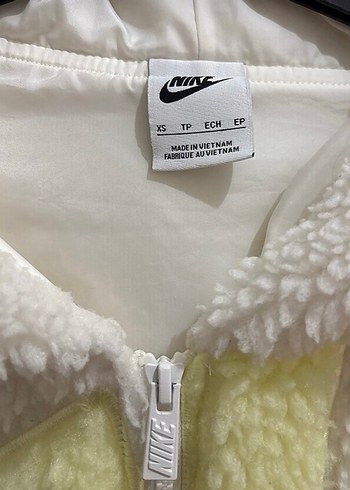 Nike Beyaz Peluş Detaylı Kadın Ceket - Görsel 2