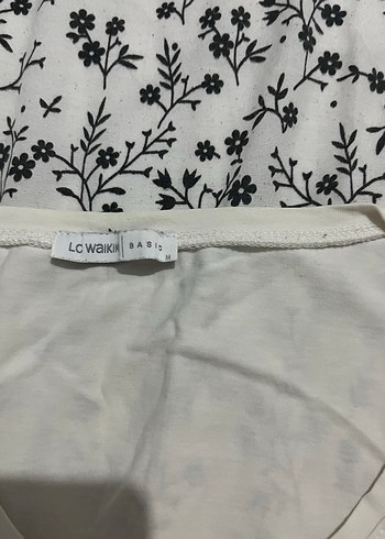 Beyaz V Yaka Kadın Tişört - Görsel 2