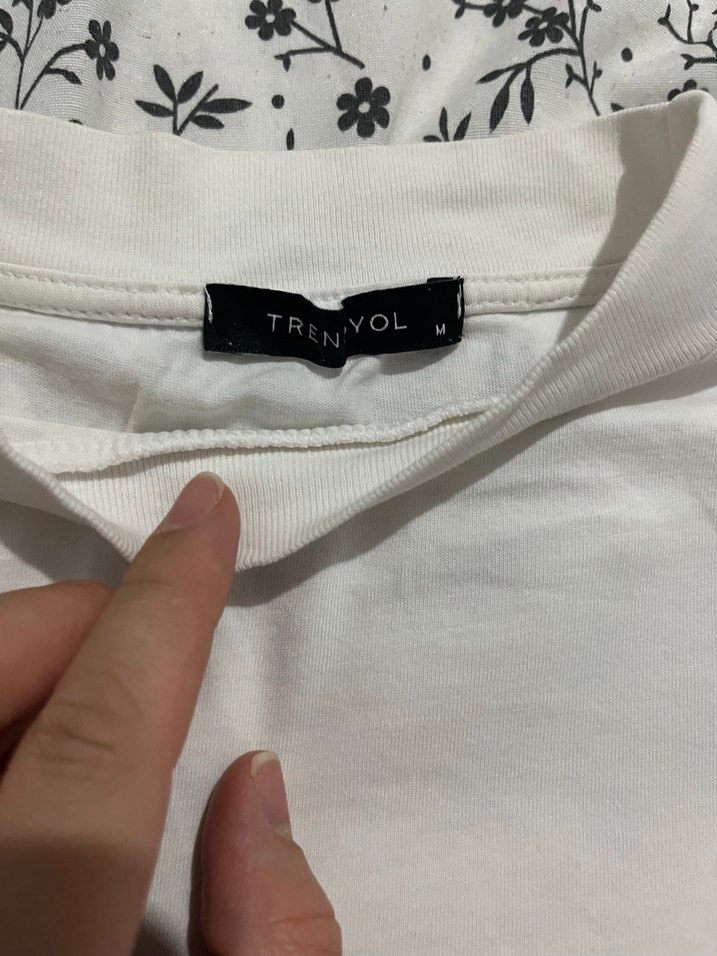 Beyaz Kısa Kollu Salaş Kadın Tişört - Görsel 2