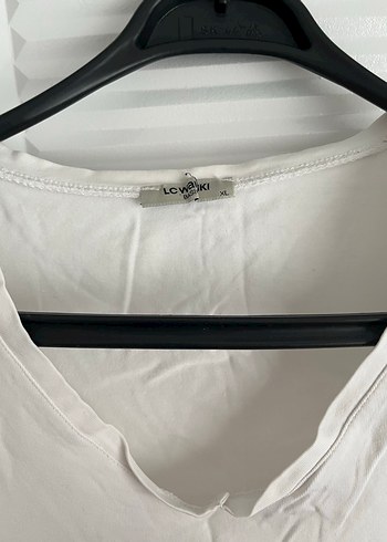 Kadın Beyaz V Yaka Kısa Kollu Tişört - Görsel 2