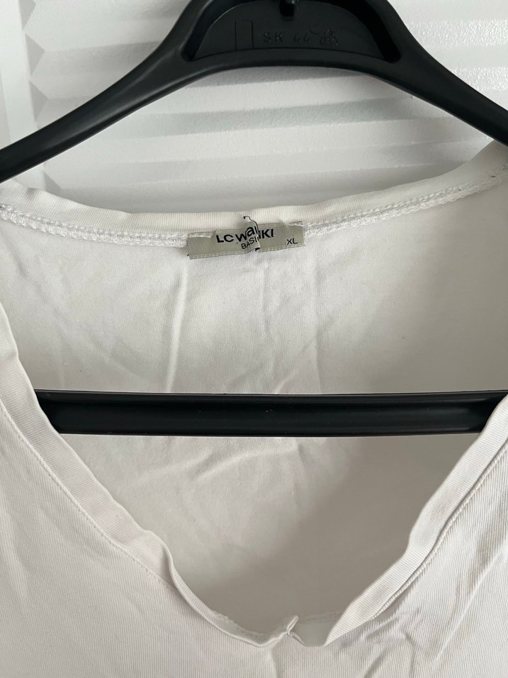 Kadın Beyaz V Yaka Kısa Kollu Tişört - Görsel 2