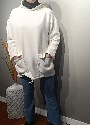 Önden cepli Kapşonlu Sweatshirt 