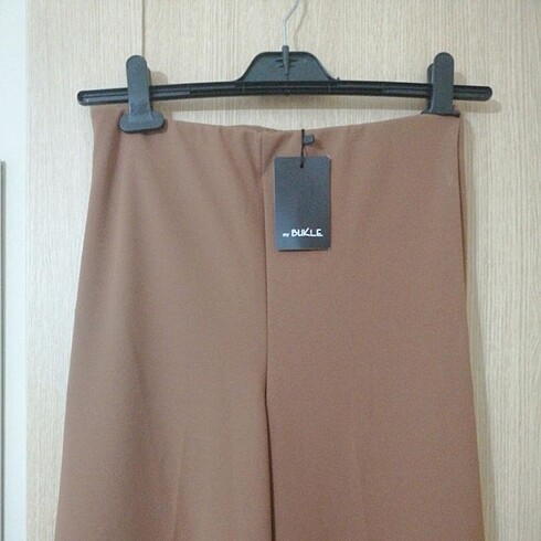 Diğer Yeni etiketli kadın geniş paça pantolon