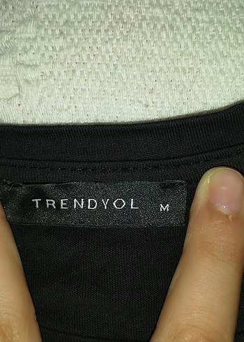 Trendyol & Milla Siyah Çiçekli Kısa Kollu Baskılı Tişört