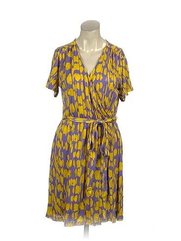 PreLoved Kısa Elbise %70 İndirimli.
