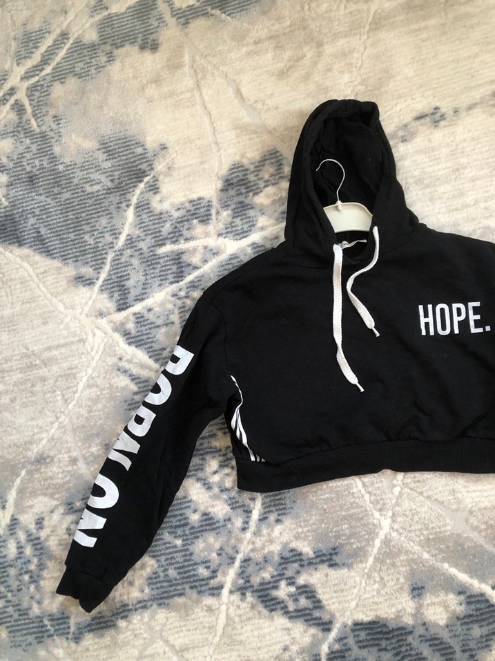 Kadın Siyah Kapüşonlu Crop Sweatshirt - Görsel 2