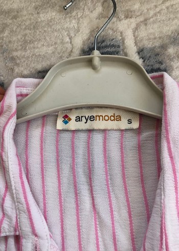 Pembe Çizgili Kolsuz Keten Gömlek - Görsel 3